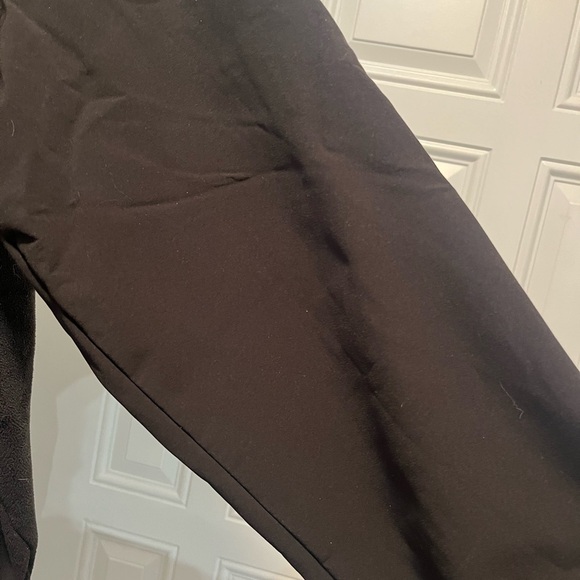 #32- Men’s Oakley Jacket - Picture 6 of 10